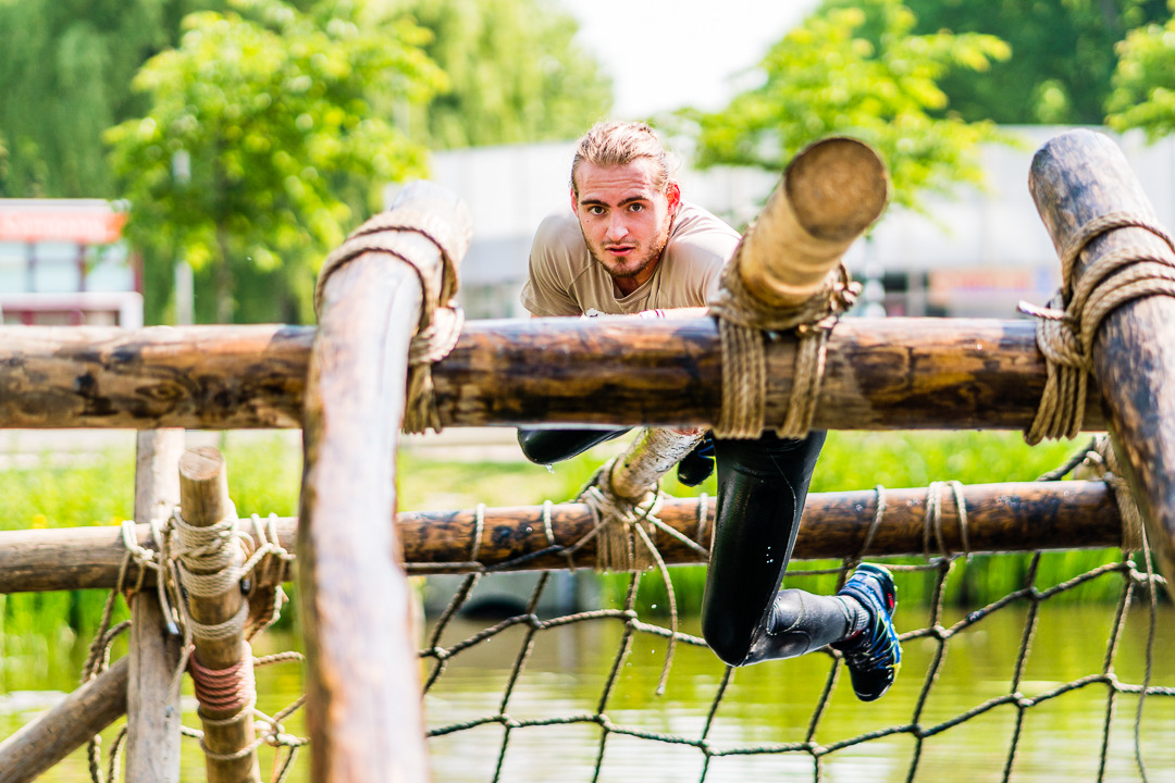 Hindernissen houden deelnemers Survival Strijd niet tegen