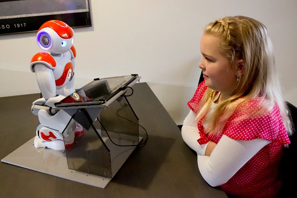 Social robots can motivate children into better managing their diabetes. But it’s hard to match aspirations with capabilities, finds Dr Rosemarijn Looije.
