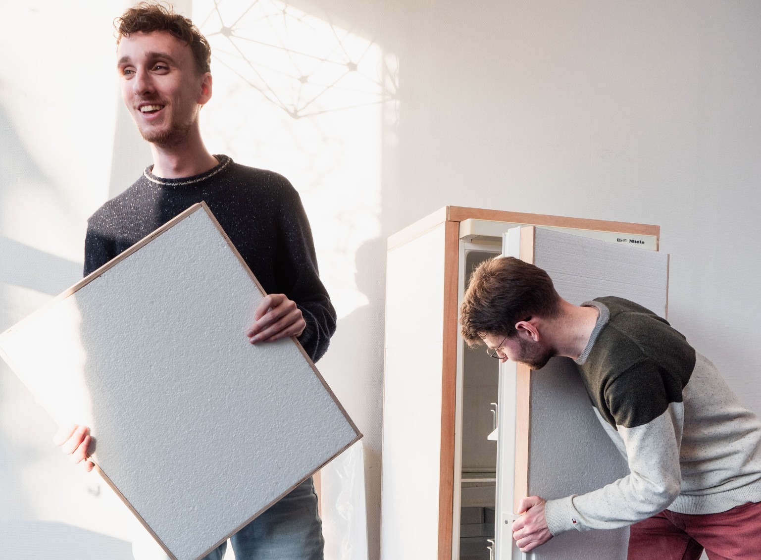 Firma Slijpstof isoleert koelkast