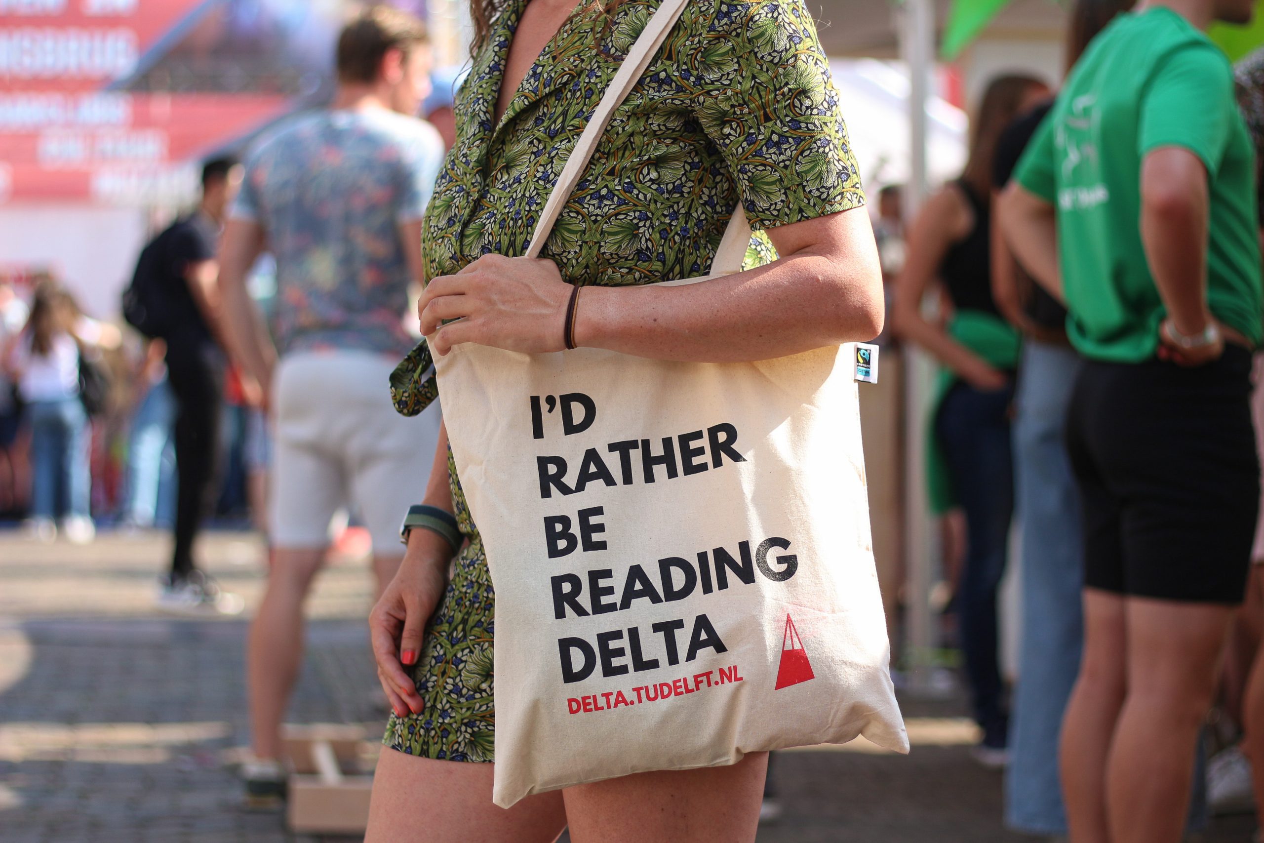 Ook tijdens de vorige OWee-edities konden eerstejaars een tasje halen bij Delta. (Foto: Justyna Botor)