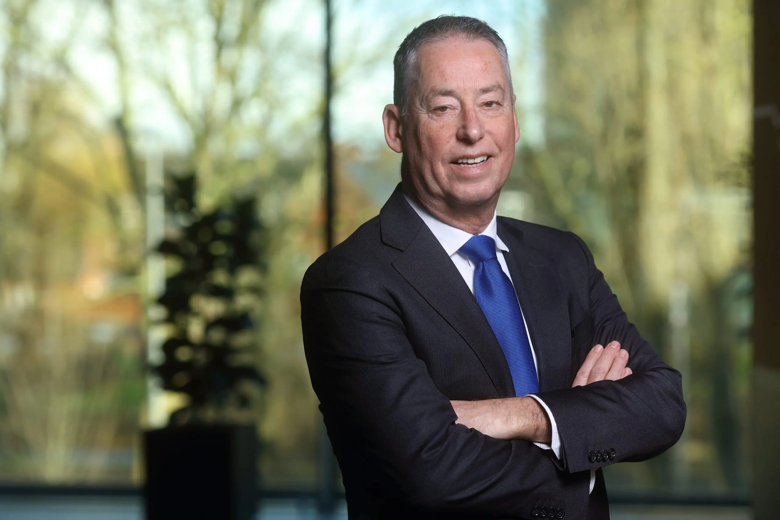 Tim van der Hagen poseert voor de foto, armen over elkaar