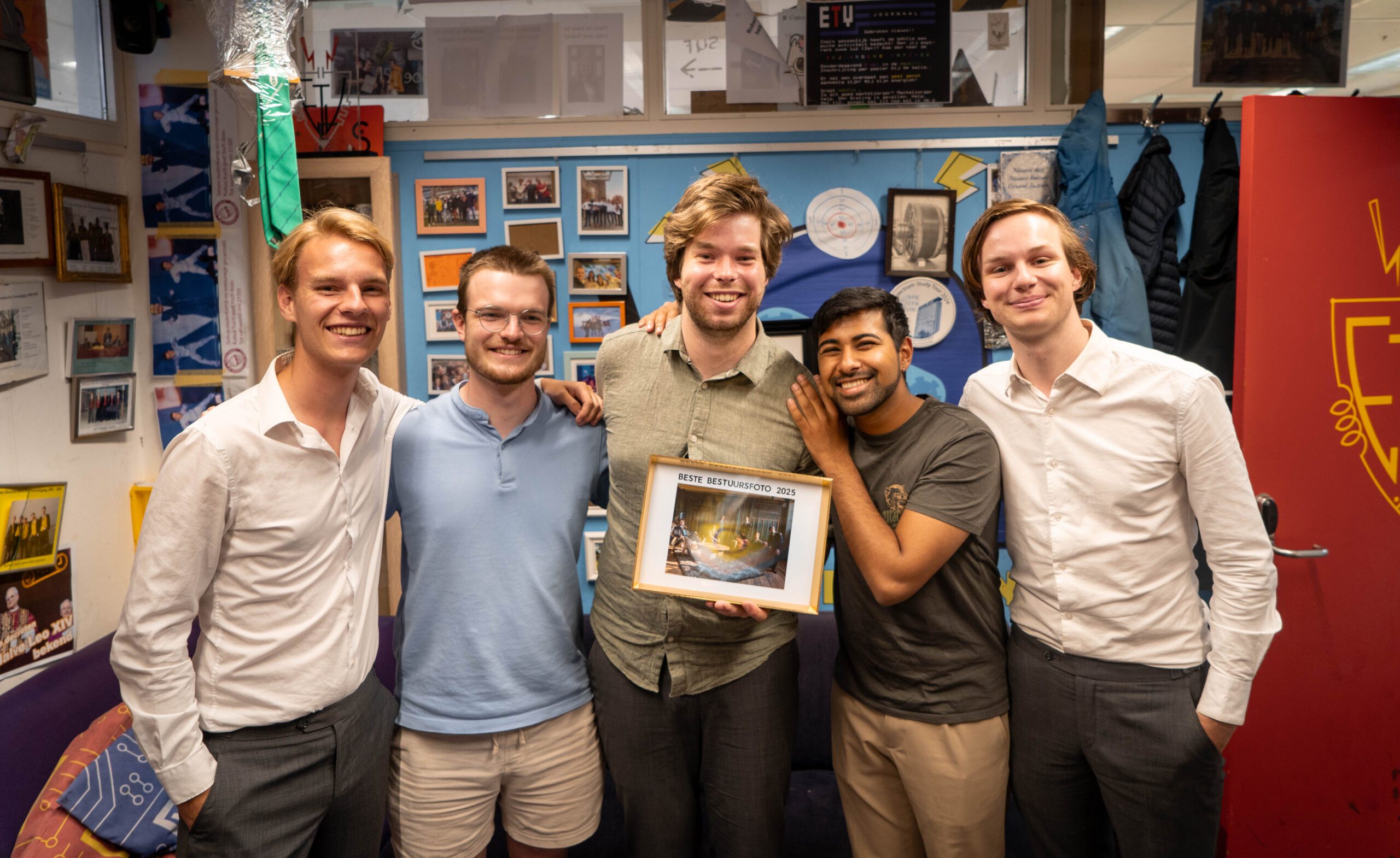 ETV heeft de prijs in ontvangst genomen voor de beste bestuursfoto 2025 / ‘ETV has accepted the prize’