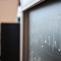 een close up van een schoolbord