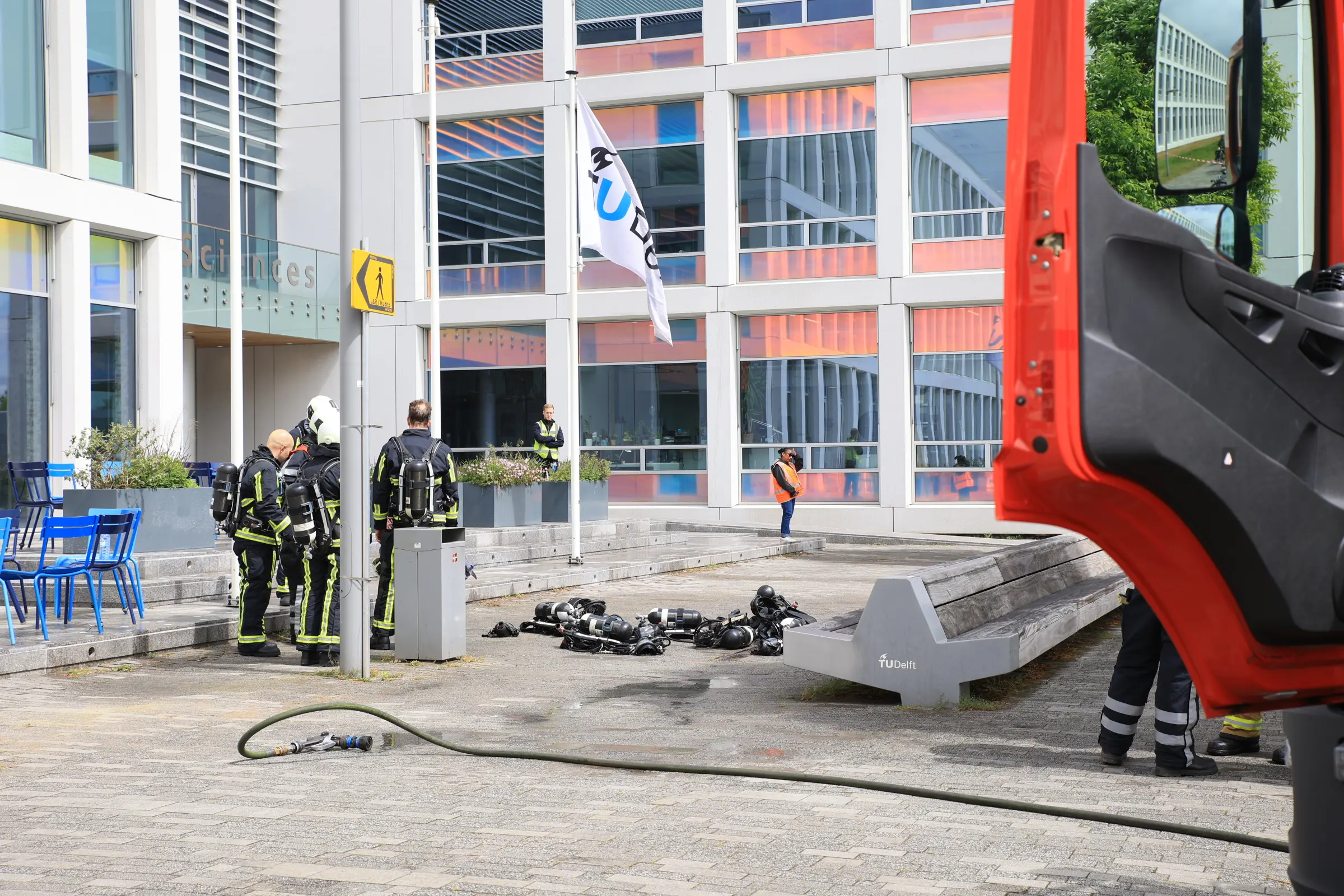 brandweer voor de deur bij TNW campus Zuid