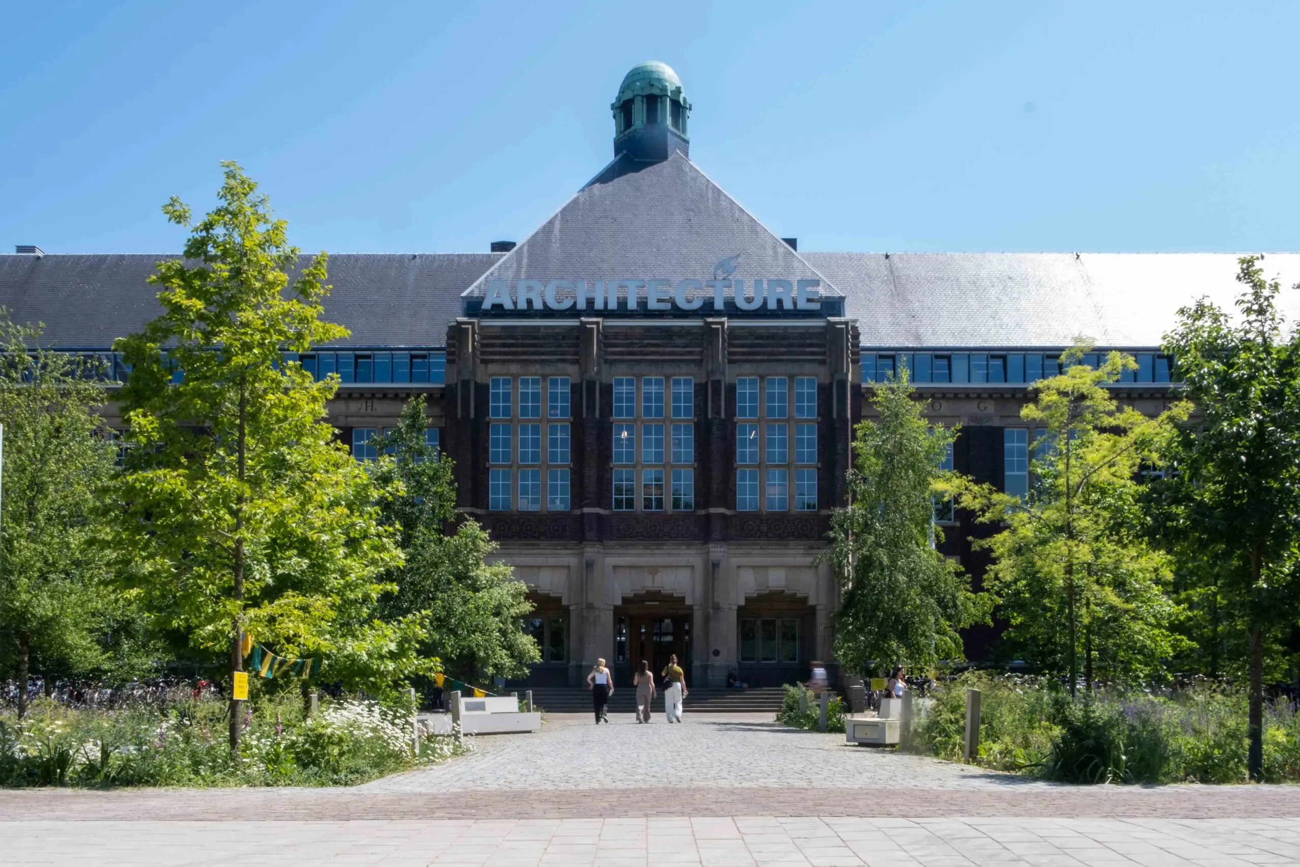 het gebouw van de faculteit Bouwkunde