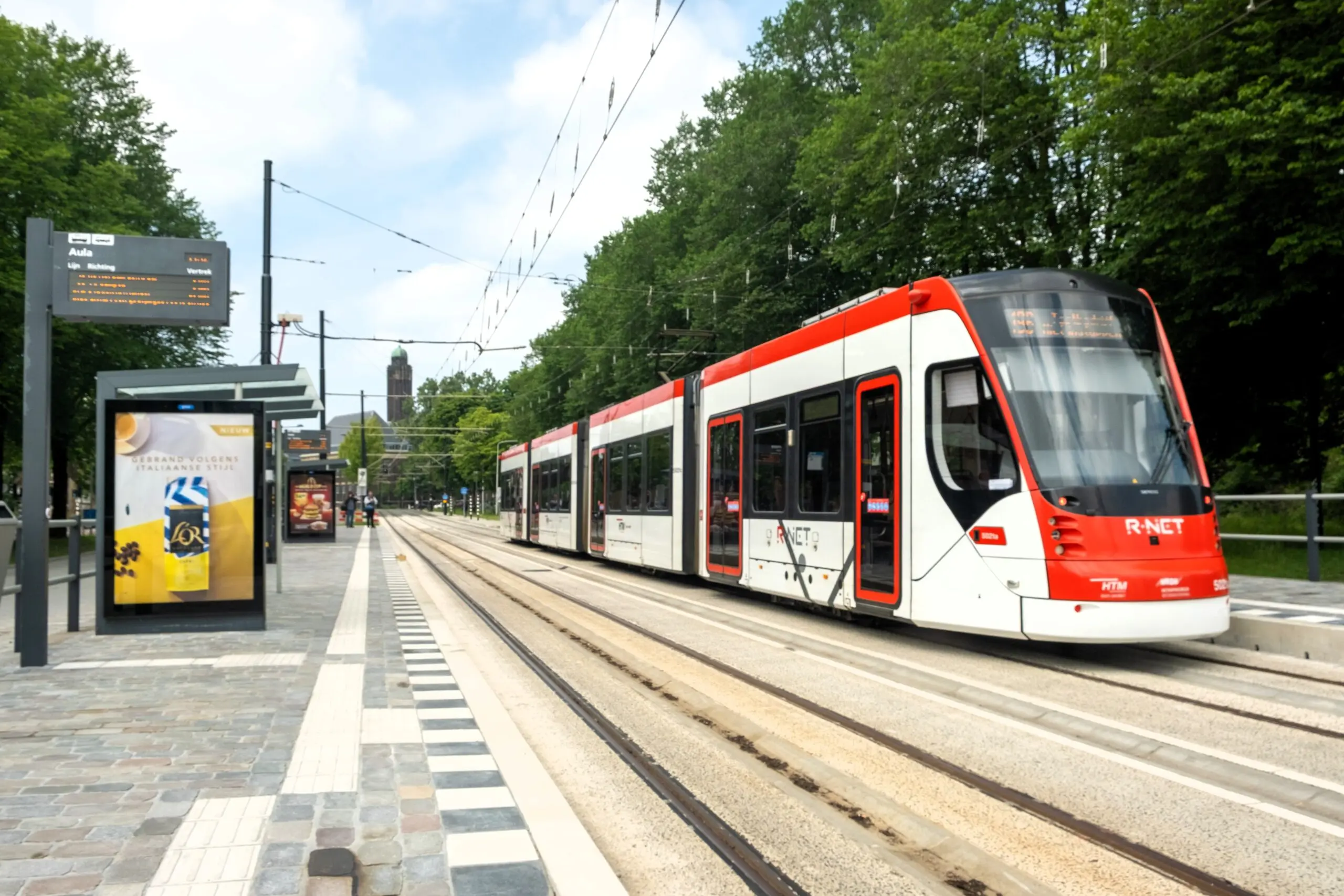 Tram 19 (test) runs on campus during the day now