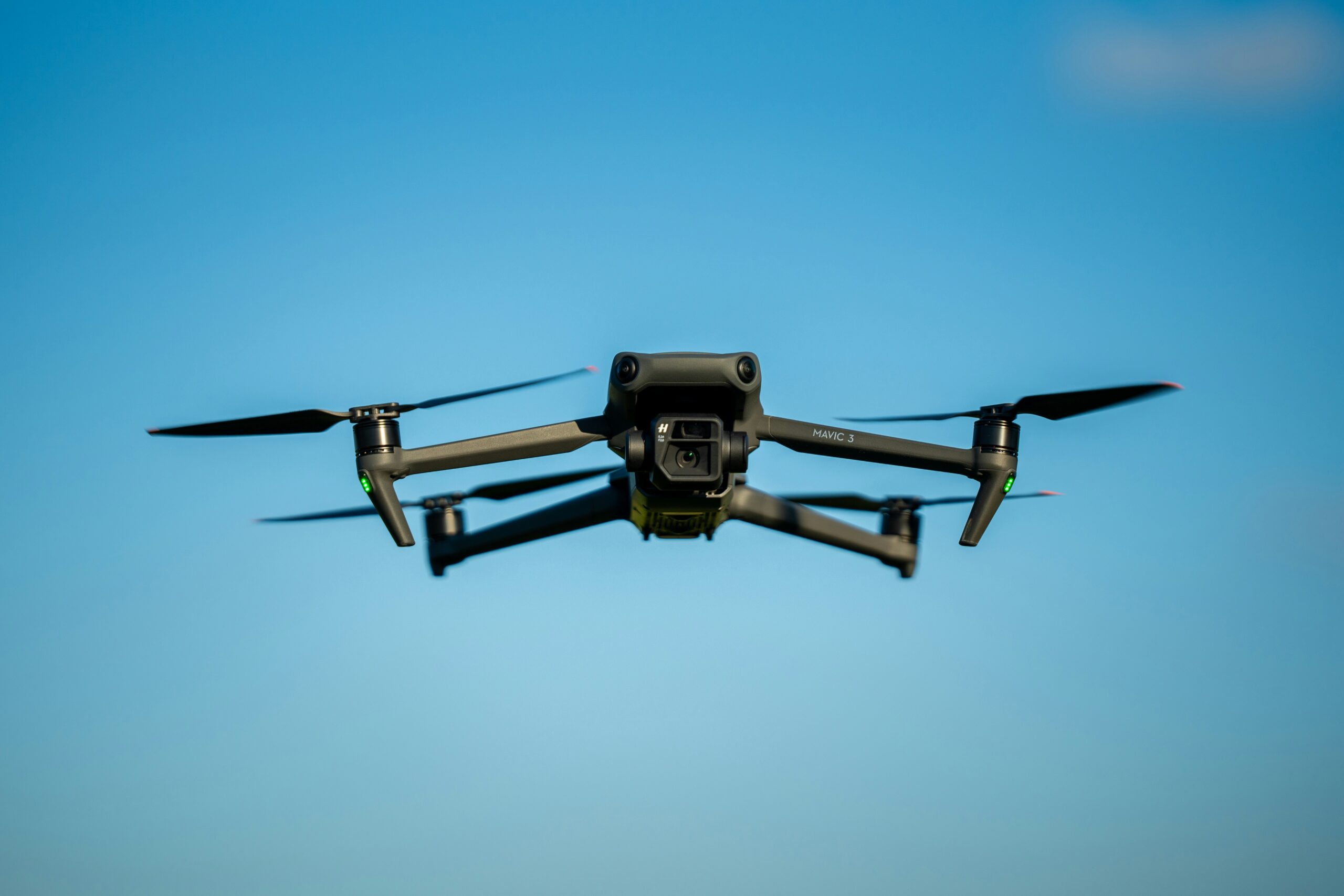 Government aims to accelerate military innovation; also taking shape in Delft Drone in de lucht